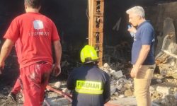 عملیات نفس‌گیر آتش‌نشانی مسجدسلیمان در مهار حریق کارگاه مبل‌سازی