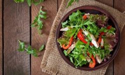 بالاخره سالاد را قبل از غذا باید خورد یا قبل از غذا ؟‌ !