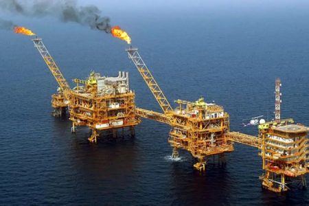 گام بلند شرکت نفت فلات قاره ایران در جمع‌آوری گازهای همراه میدان مشترک دریایی / ثروت آفرینی سالیانه ۵۴۵ میلیون دلاری از نوفلرینگ