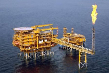 تولید نفت میدان نوروز در آب‌های خلیج‌فارس ۱۵۰۰ بشکه‌ در روز افزایش یافت