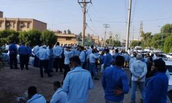تجمع کارگران توزیع برق اهواز در اعتراض به حقوق‌های پایین