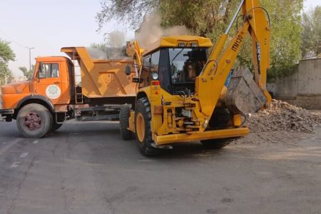 اجرای عملیات نخاله‌برداری در نقاط مختلف شهری توسط شهرداری مسجدسلیمان