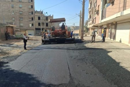 بازدید شهردار و اعضای شورای شهر از عملیات آسفالت محله ۶۰ دستگاه
