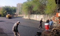اجرای عملیات آسفالت‌ریزی معابر مجاور دبیرستان سینا