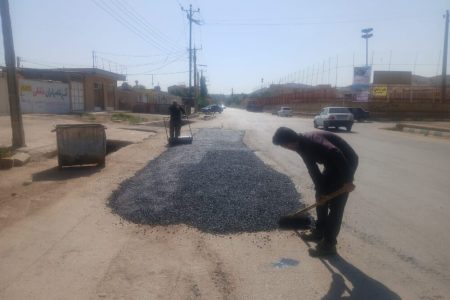 بهسازی و ترمیم گسترده معابر شهری مسجدسلیمان در مسیرهای پرتردد