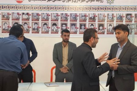 برپایی میز خدمت شهرداری مسجدسلیمان در مصلی نماز جمعه