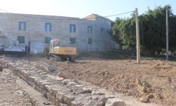 عملیات احداث چمن مصنوعی نمره هشت آغاز شد