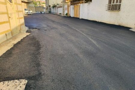اجرای پروژه آسفالت‌ معابر منطقه دره اشکفت پشت دفتر هواپیمایی توسط شهرداری مسجدسلیمان