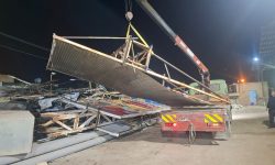 پایان بی‌نظمی تبلیغاتی در مسجدسلیمان پس از سالها ؛ پارتابل ها و بیلبوردهای فرسوده و فاقد مجوز جمع‌آوری شدند