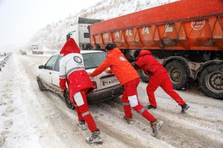 امدادرسانی به ۳۵ نفر گرفتار در کولاک شهرستان اندیکا