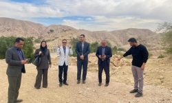 بازدید اعضای شورای شهر مسجدسلیمان و نمایندگان شرکت مشاور و طراح از محل احداث پارک کوهستان در کوی نفت‌خیز