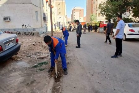 پاکسازی و هرس فضای سبز و درختان شهرک ولیعصر در پاسخ به مطالبه ساکنان