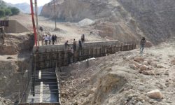 گام بلند شهرداری مسجدسلیمان در تکمیل پل مال‌کریم؛بتن‌ریزی نهایی ستون‌ها انجام شد