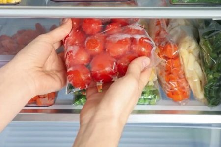 این خوراکی‌ها را هرگز در یخچال نگذارید