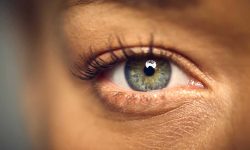 پرش پلک چیست و چه زمانی می‌تواند نشانه یک مشکل جدی باشد؟