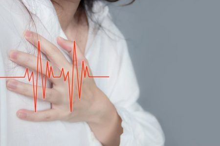 علائم متفاوت بیماری‌های قلبی در زنان / این ۱۰ علامت را بدانید