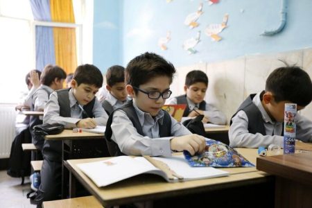 سال تحصیلی ۱۴۰۵-۱۴۰۴ تا پایان خرداد ماه ادامه خواهد داشت