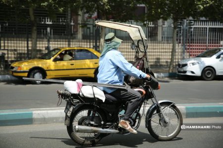 شیفت کاری داغ؛ روایت آدم‌هایی که در دمای ۵۰ درجه شهر را سرپا نگه می‌دارند