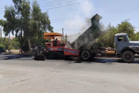 آسفالت به یکی دیگر از شریان‌های پرتردد مسجدسلیمان رسید؛ آغاز فاز نخست عملیات آسفالت محور پنج بنگله به باشگاه مرکزی