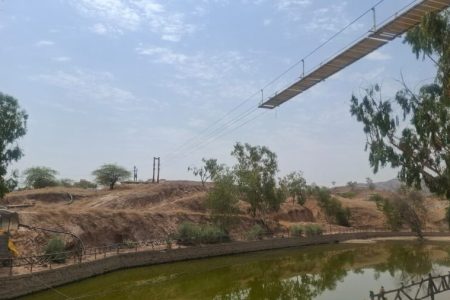 گام پایانی شهرداری مسجدسلیمان برای تکمیل پل معلق پارک ۵۰ هکتاری تمبی