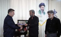 دیدار مدیر عامل نفت و گاز مارون با خانواده شهید مدافع وطن