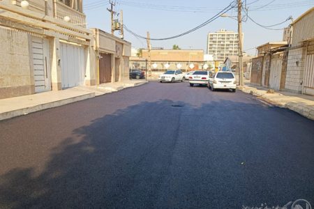 اجرای روکش آسفالت یکی از خیابان های پرتردد منطقه کیانپارس اهواز