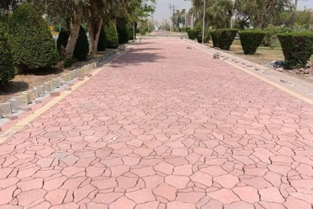تداوم اجرای عملیات پیاده‌روسازی و کفپوش‌گذاری آیلند میانی بلوار فرودگاه شهر اهواز