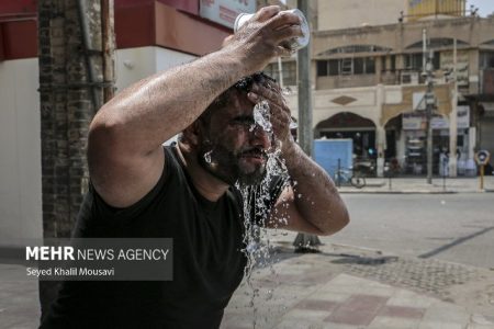 هشدار قرمز گرمای ۵۰ درجه در خوزستان؛ ضرورت تعطیلی ادارات و دورکاری برای پیشگیری از بحران سلامت