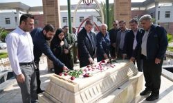 ادای احترام مدیرعامل نفت و گاز مارون به شهید گمنام