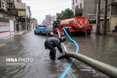 ۱۵ اکیپ لایروب برای مدیریت بارندگی‌ها در اهواز آماده‌باش هستند