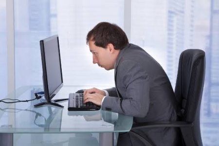 حفظ جان افراد پشت میز نشین با ۱۵ توصیه